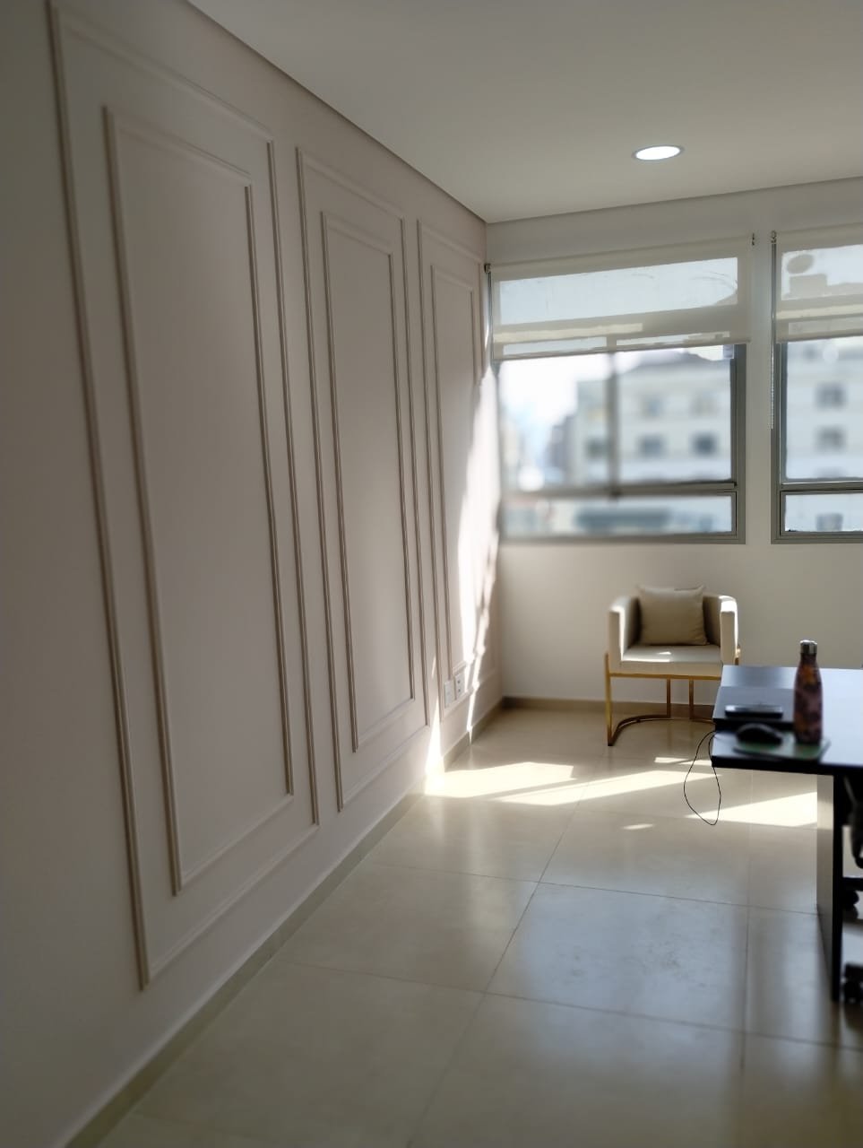 Excelente sala comercial inteiramente reformada e com ar condicionado