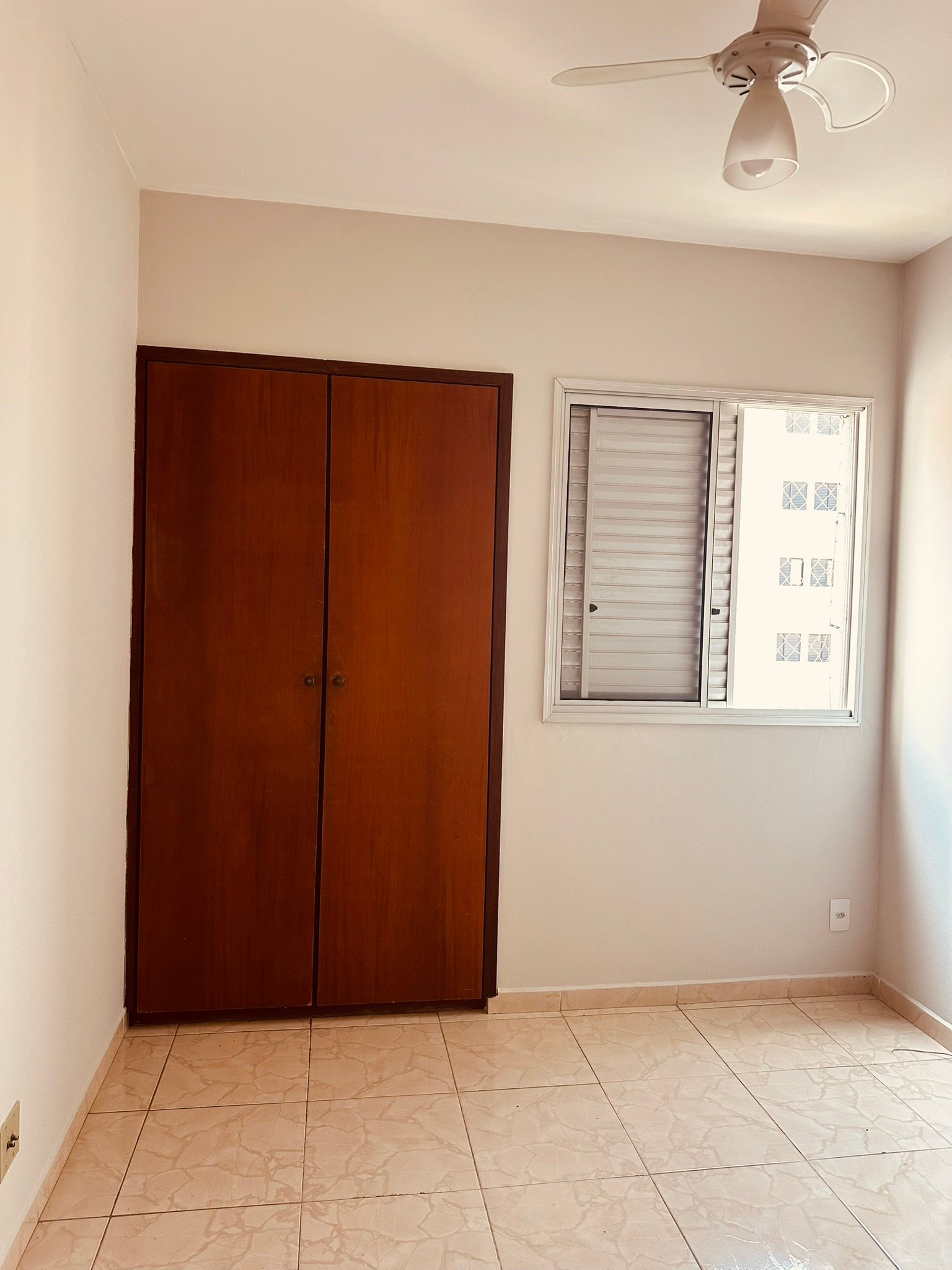 Apartamento no Botafogo com tres dormutórios, 2 banheiros, cozinha, garagem e lazer