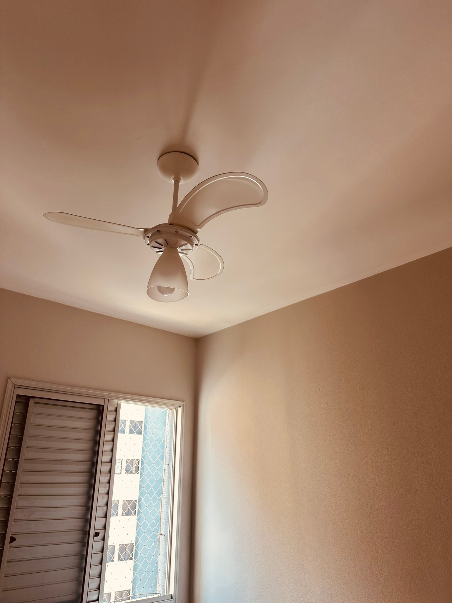 Apartamento no Botafogo com tres dormutórios, 2 banheiros, cozinha, garagem e lazer