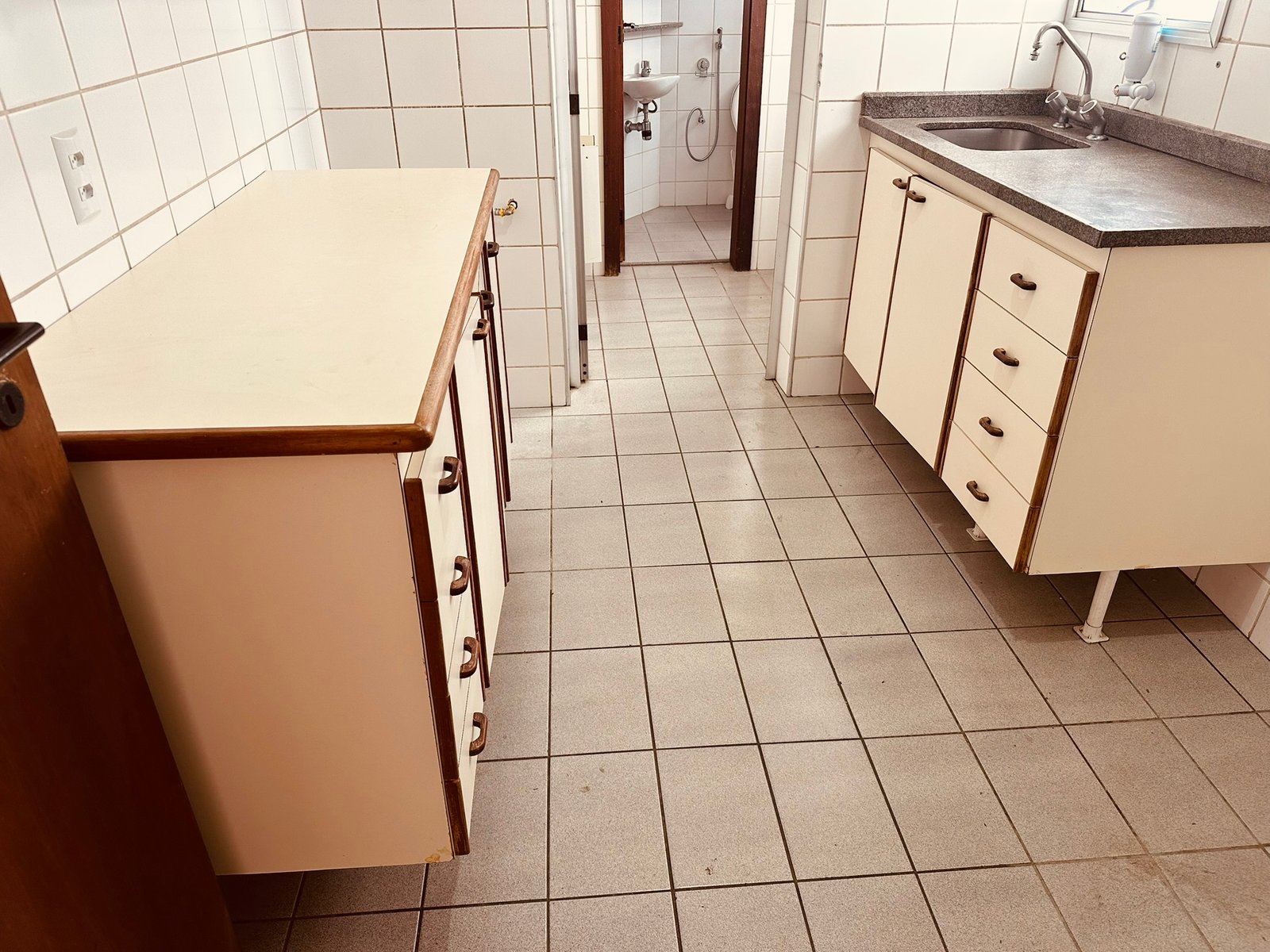 Apartamento no Botafogo com tres dormutórios, 2 banheiros, cozinha, garagem e lazer