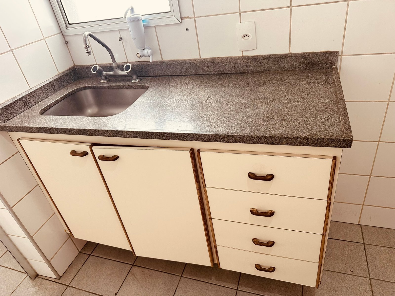 Apartamento no Botafogo com tres dormutórios, 2 banheiros, cozinha, garagem e lazer