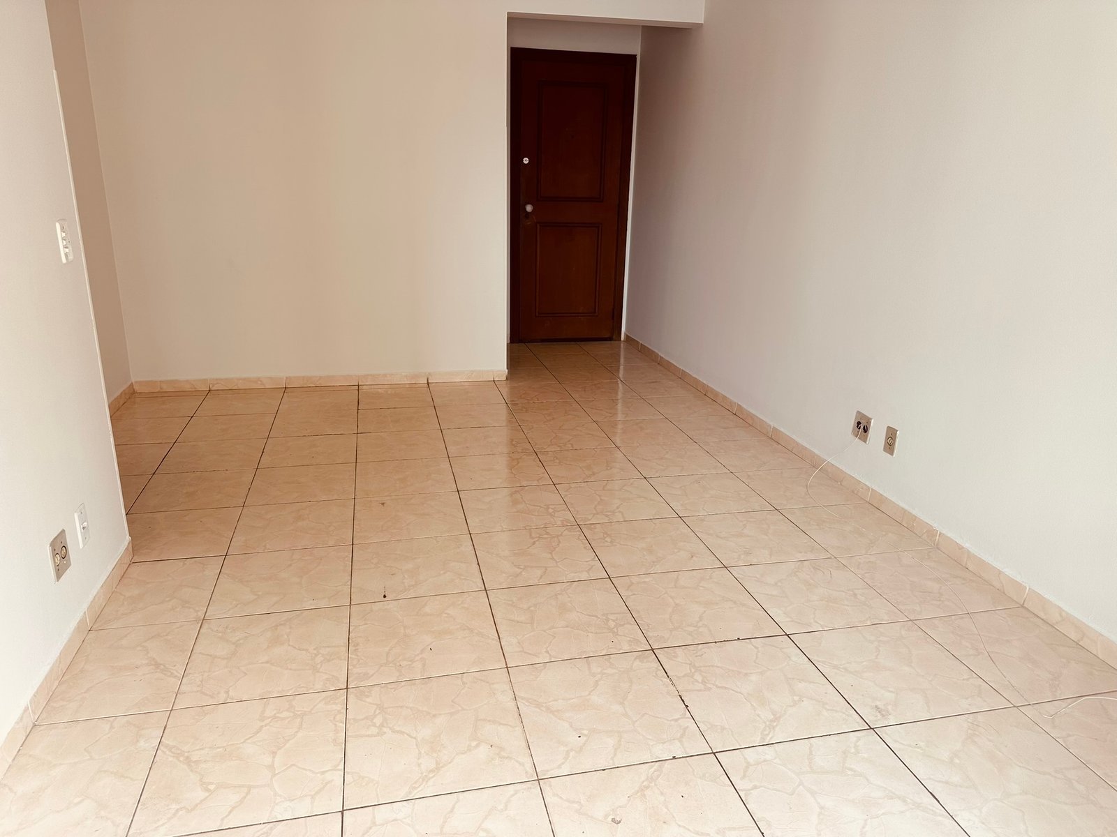 Apartamento no Botafogo com tres dormutórios, 2 banheiros, cozinha, garagem e lazer