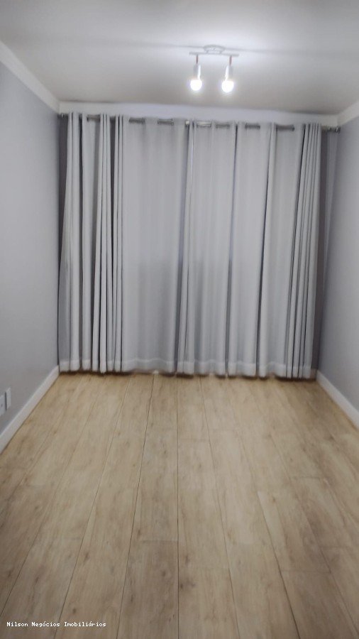 Apartamento com 2 dormitórios e uma vaga no Campos Eliseos
