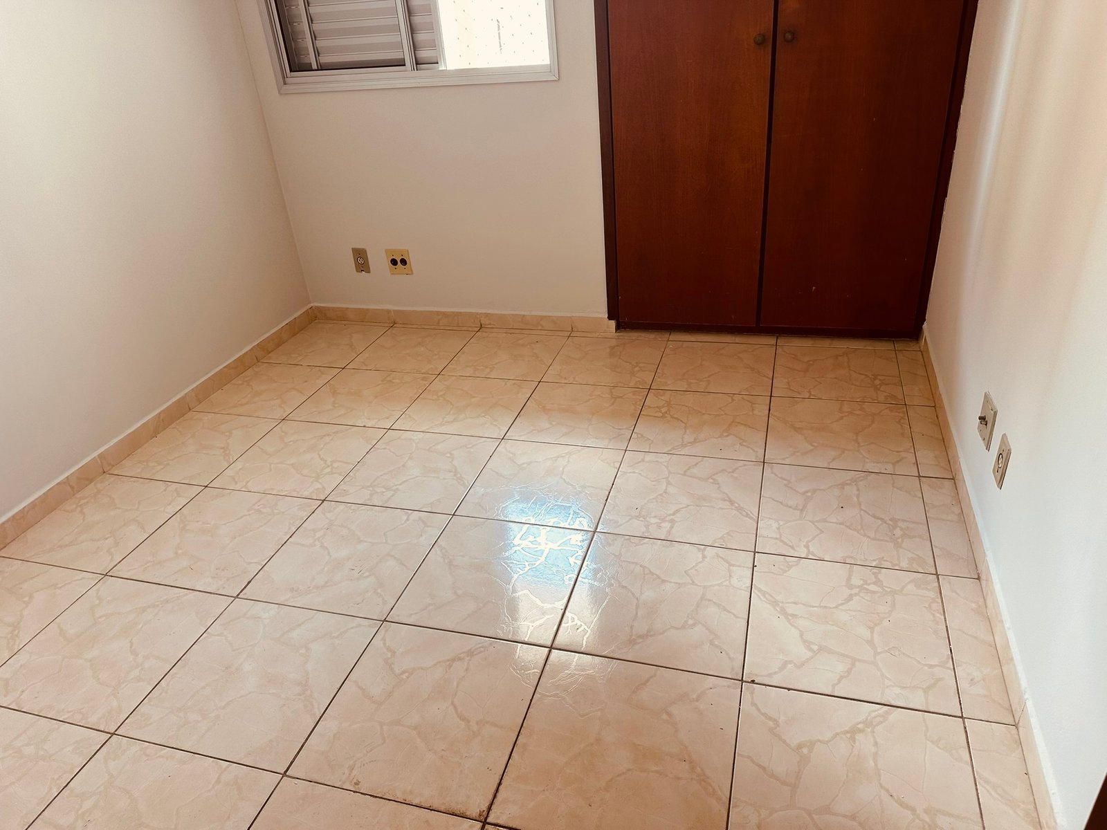 Apartamento no Botafogo com tres dormutórios, 2 banheiros, cozinha, garagem e lazer